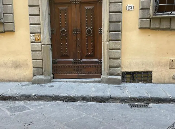 Flo Bed & Breakfast *